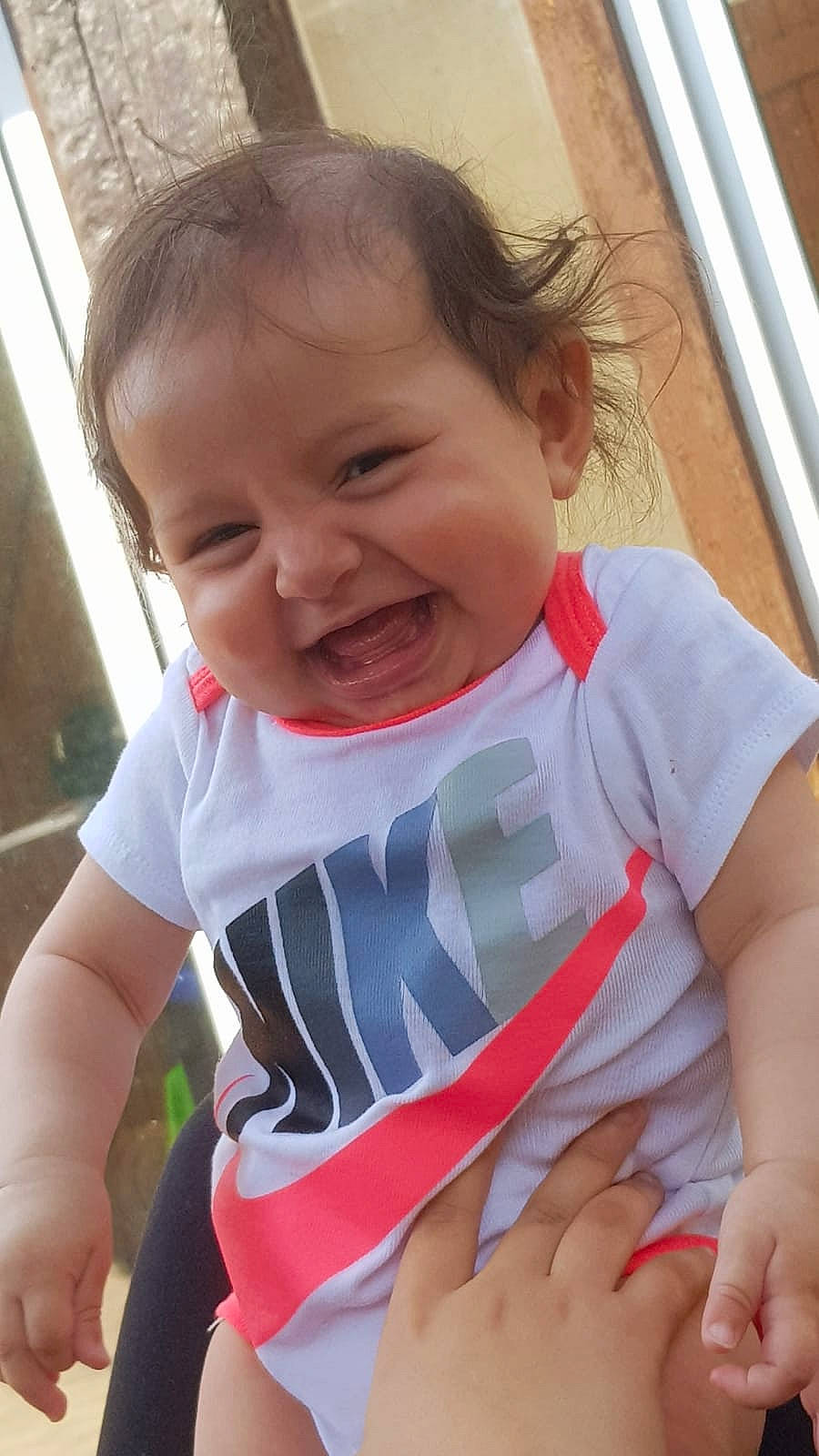 Jana participe au concours pour gagner de l'argent avec cette photo : baby, baby_products, baby_toddler_clothing, child, facial_expression, person, play, product, skin, smile, toddler