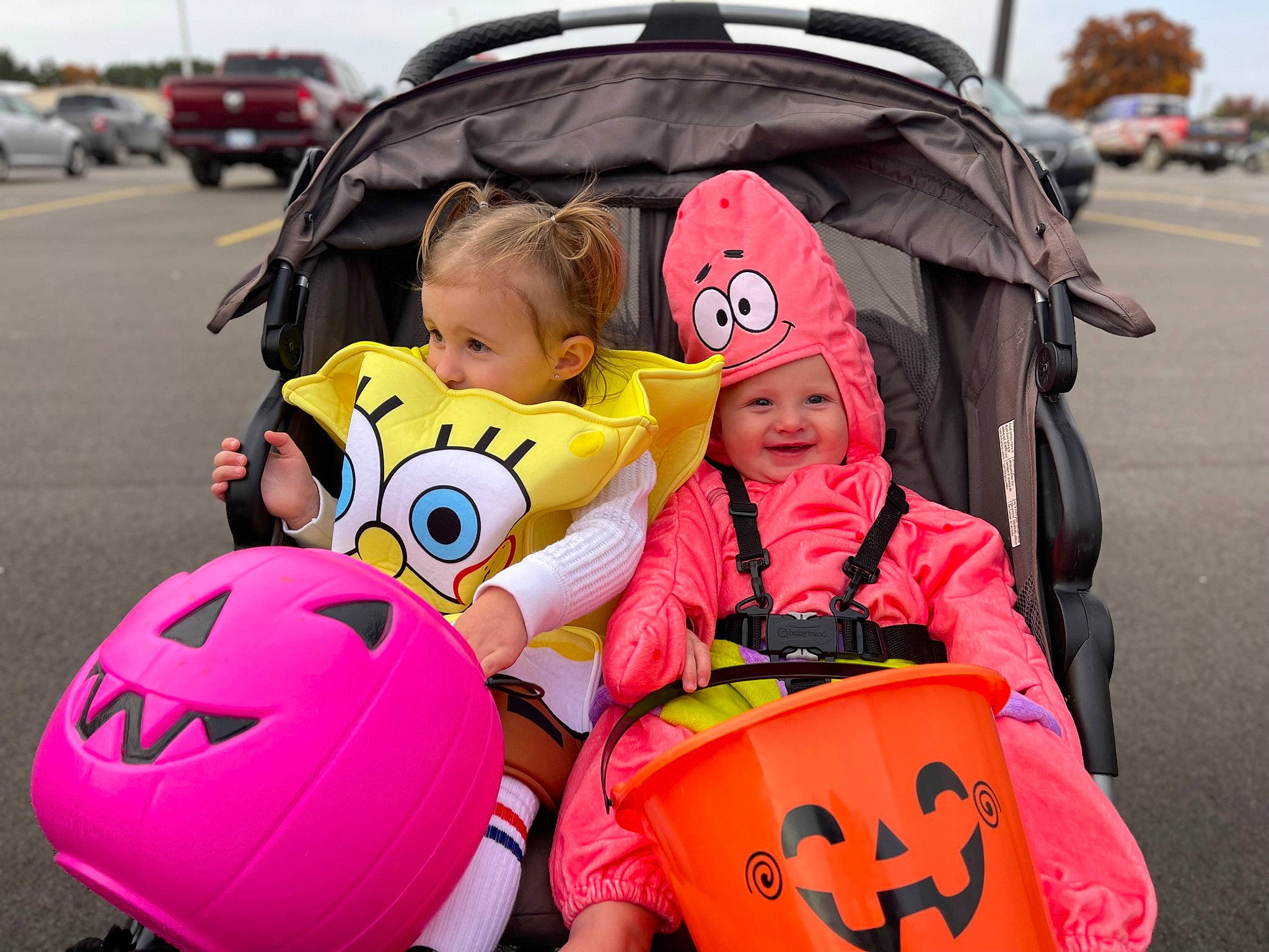 Levi is registered to the contest to win money with this photo: beauty, child, facial_expression, fun, grass, happy, hat, headwear, joy, leisure, outerwear, people, person, personal_protective_equipment, photograph, pink, product, public_space, recreation, sky