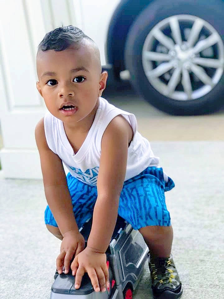 Kalel is registered to the contest to win money with this photo: auto_part, automotive_tire, automotive_wheel_system, baby, car, child, family_car, luxury_vehicle, person, play, product, rim, tire, toddler, vehicle, wheel