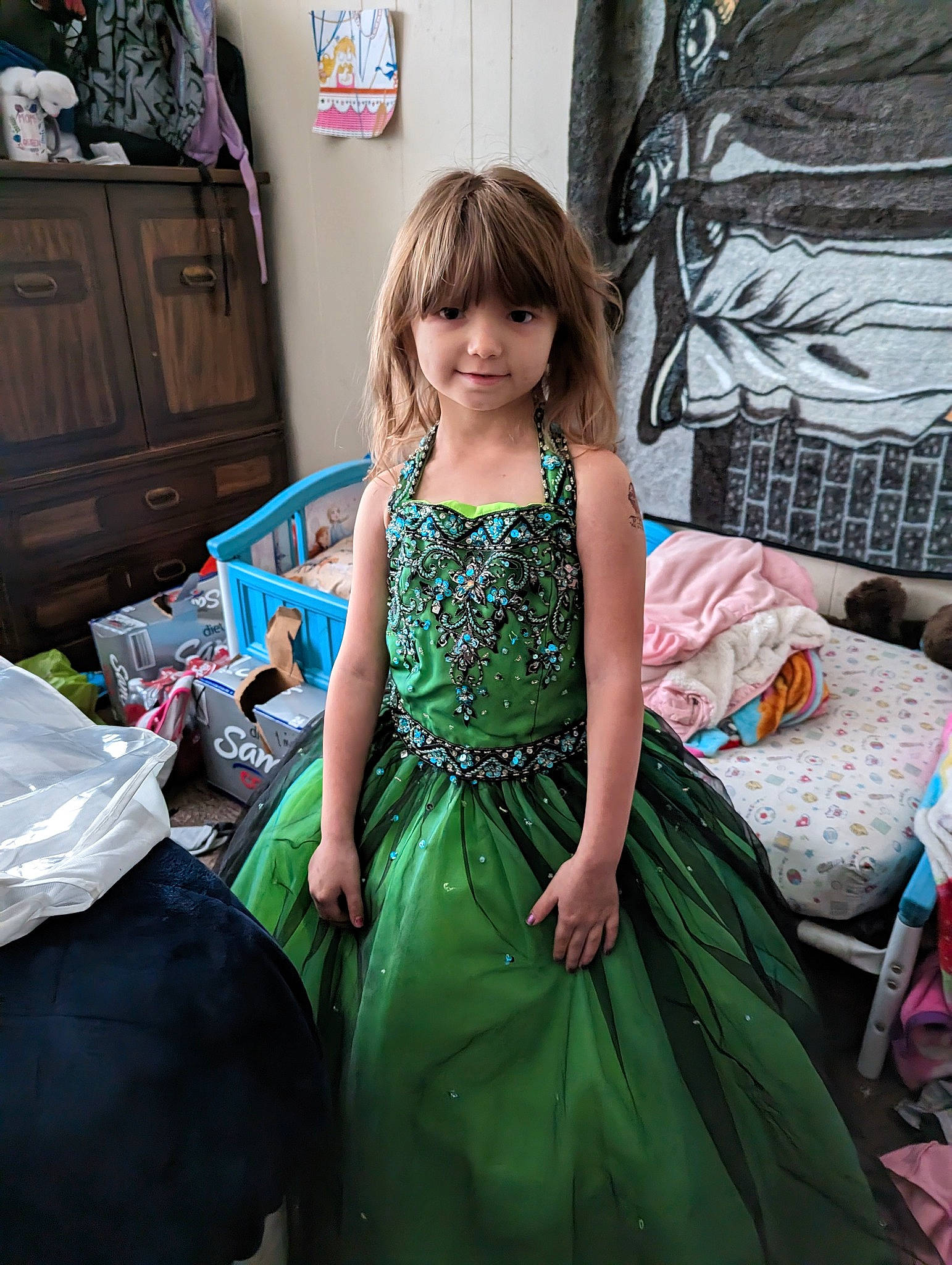 Liberty is registered to the contest to win money with this photo: day_dress, dress, event, fashion, fashion_design, formal_wear, fun, gown, hair, happy, jewellery, joy, long_hair, magenta, one_piece_garment, pattern, person, pink, style, textile