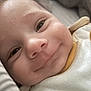 Emilio a rejoint le concours — aidez-le/la à gagner de superbes lots ! baby, bed, child, closeup, clothing, cozy, cute, expression, face, happy, head, indoors, infant, person, portrait, skin, smile, soft_toy, warm, young