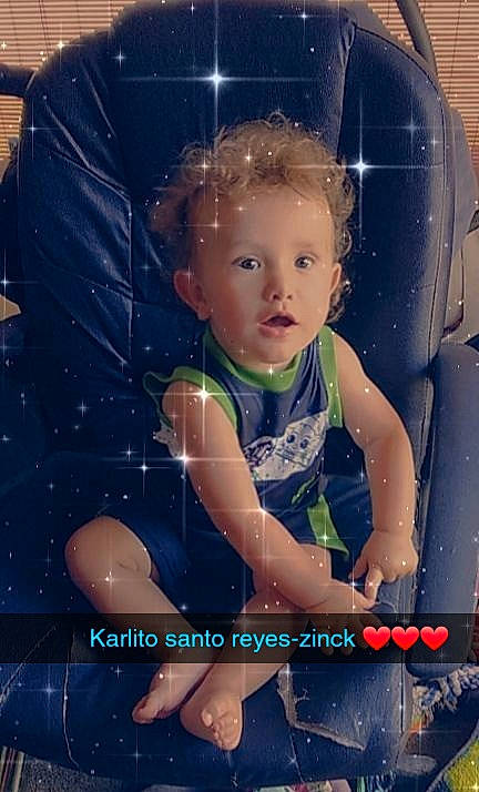 Karlito Zinck is registered to the contest to win money with this photo: baby, baby_products, baby_toddler_clothing, blond, chair, child, cool, electric_blue, facial_expression, flash_photography, fun, happy, iris, leisure, mouth, pattern, person, play, sitting, toddler