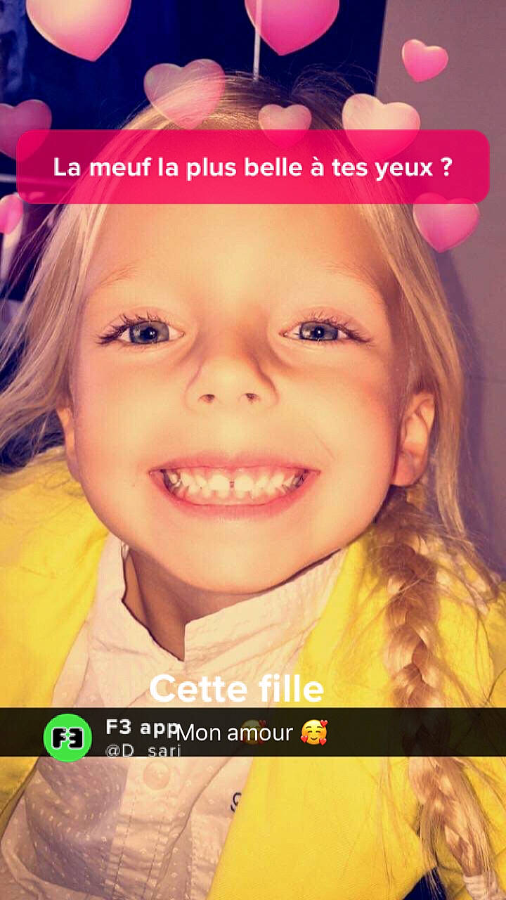 Leelou participe au concours pour gagner de l'argent avec cette photo : cheek, child, chin, eye, eyebrow, face, facial_expression, forehead, happy, head, joy, lip, nose, organ, person, photo_caption, photography, skin, smile, text