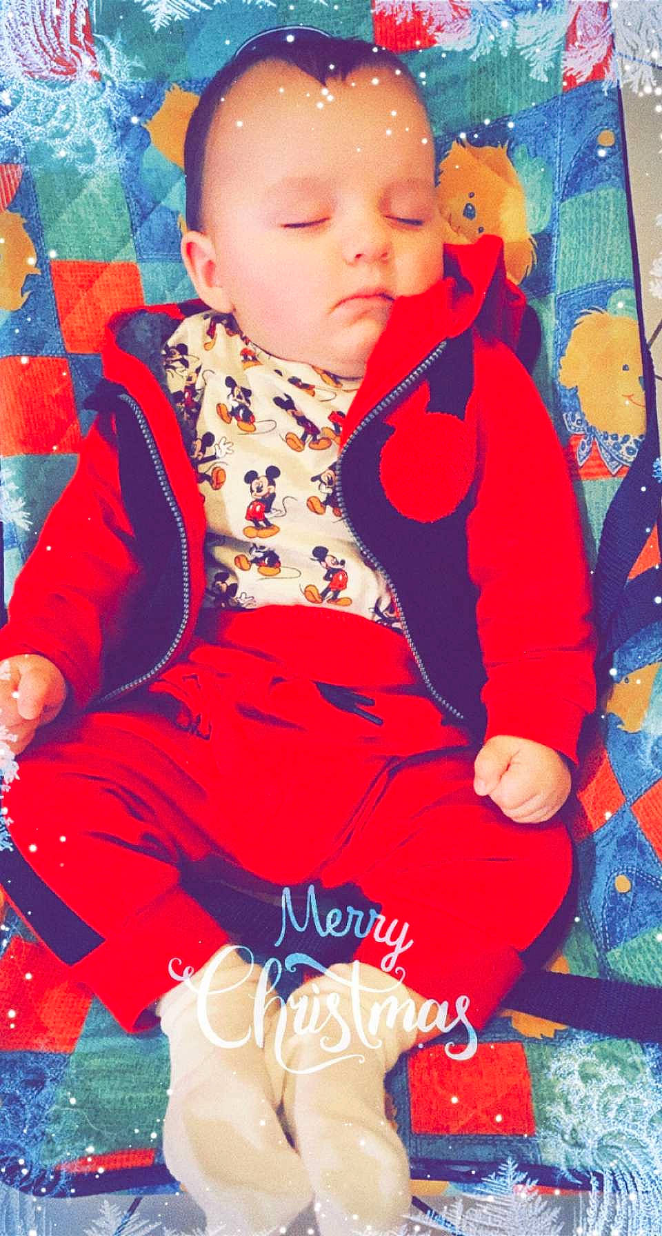 Nino participe au concours pour gagner de l'argent avec cette photo : baby, baby_products, baby_toddler_clothing, blue, cheek, child, linens, overall, person, textile, toddler