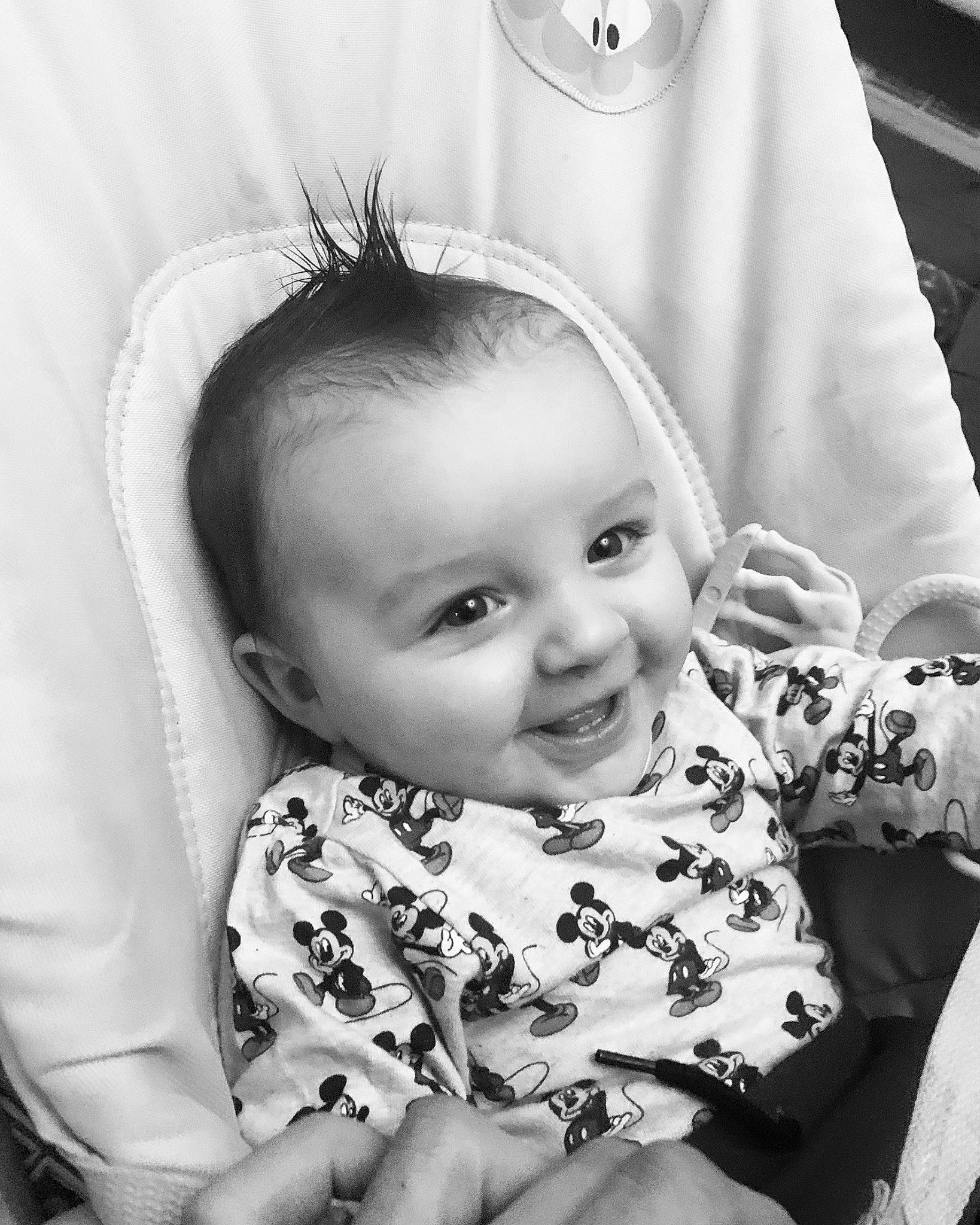 Nino a rejoint le concours — aidez-le/la à gagner de superbes lots ! baby, baby_toddler_clothing, child, comfort, iris, joy, linens, person, toddler