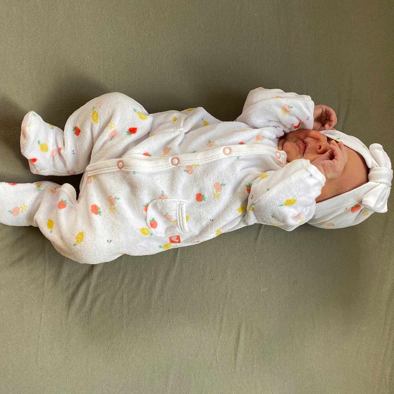 Nour a rejoint le concours — aidez-le/la à gagner de superbes lots ! baby, child, furniture, linens, product, room, textile, toddler