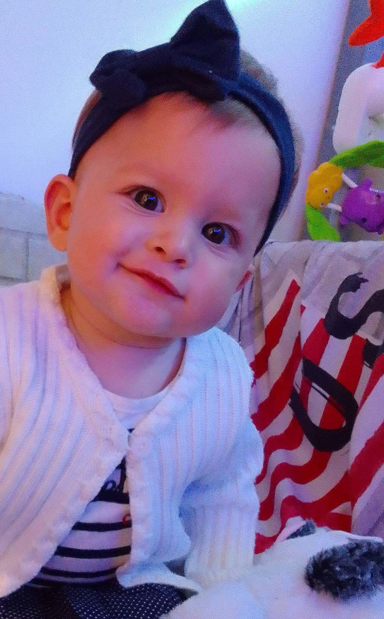 Chelsy a rejoint le concours — aidez-le/la à gagner de superbes lots ! baby, baby_toddler_clothing, cheek, child, costume_hat, electric_blue, event, facial_expression, fun, happy, hat, holiday, iris, person, pink, skin, sleeve, smile, t_shirt, toddler