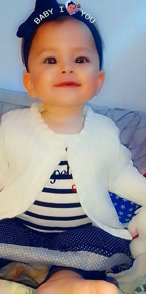 Chelsy a rejoint le concours — aidez-le/la à gagner de superbes lots ! baby, baby_toddler_clothing, beauty, blue, cheek, child, electric_blue, eyelash, face, flash_photography, happy, head, lip, long_sleeved_t_shirt, person, skin, sleeve, smile, t_shirt, toddler