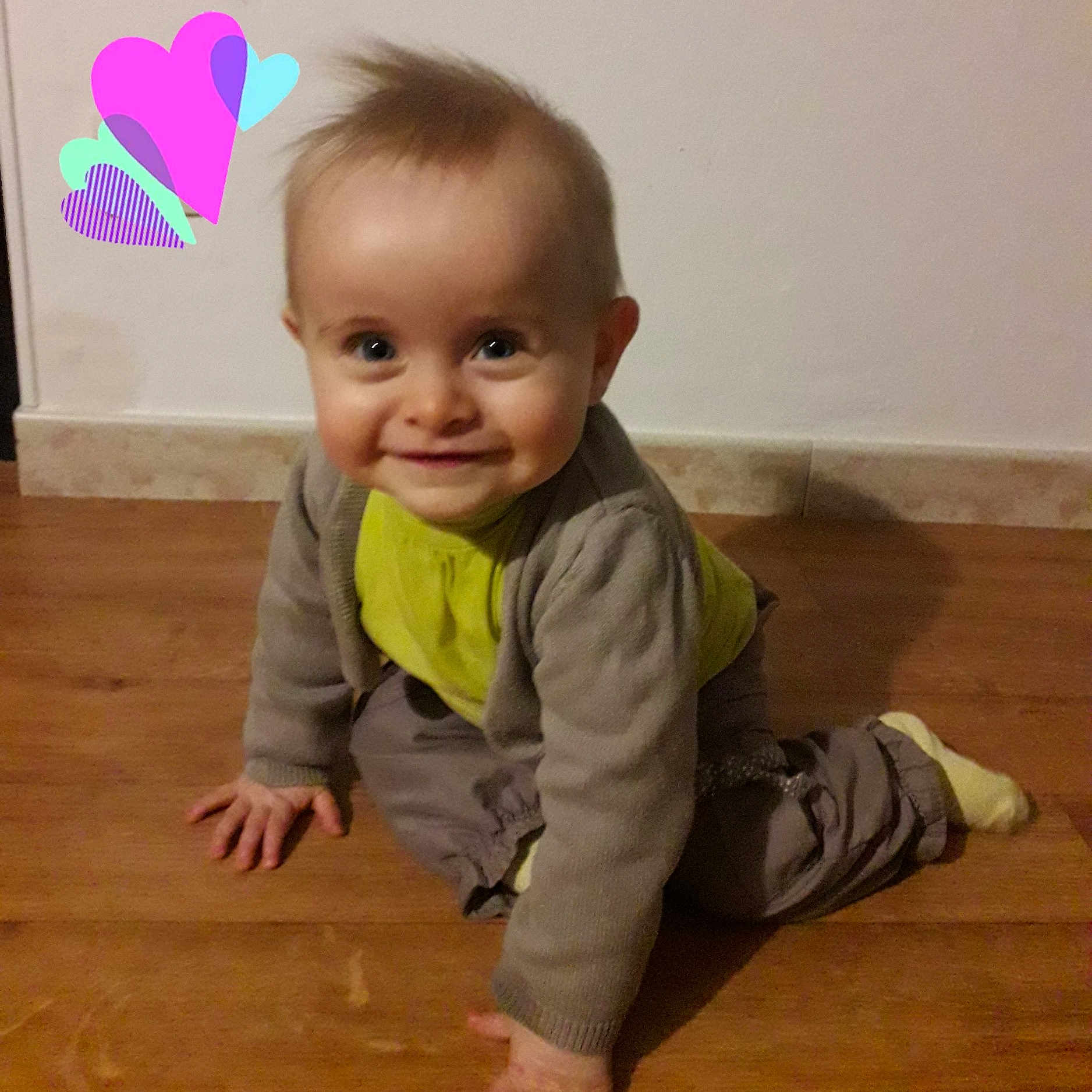 Lana a rejoint le concours — aidez-le/la à gagner de superbes lots ! baby, child, crawling, floor, flooring, hardwood, joy, person, play, standing, toddler, wood, wood_flooring