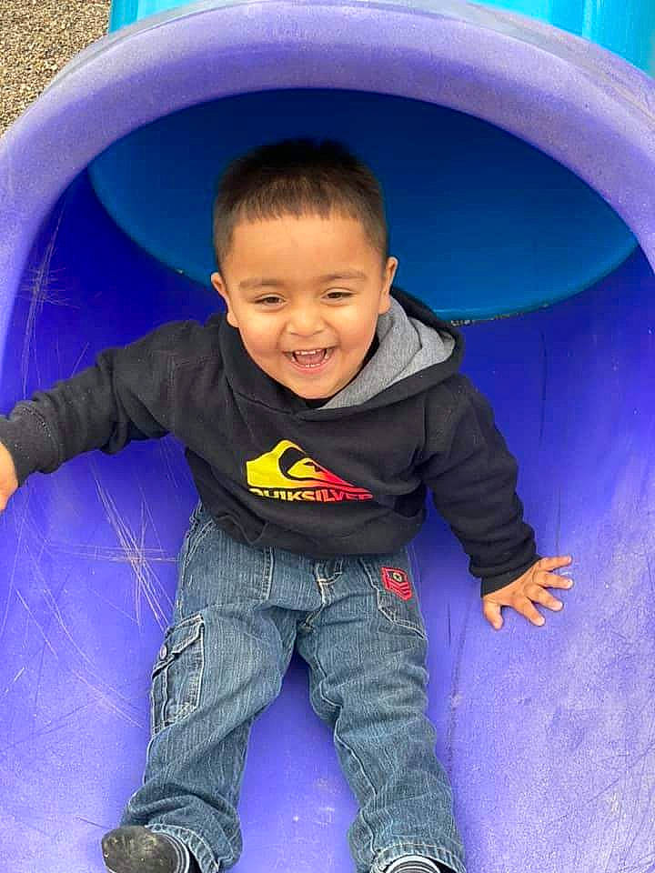 Francisco is registered to the contest to win money with this photo: baby_toddler_clothing, blue, comfort, electric_blue, eye, flash_photography, fun, happy, head, joy, leisure, nose, organ, person, photograph, purple, recreation, sleeve, smile, snapshot