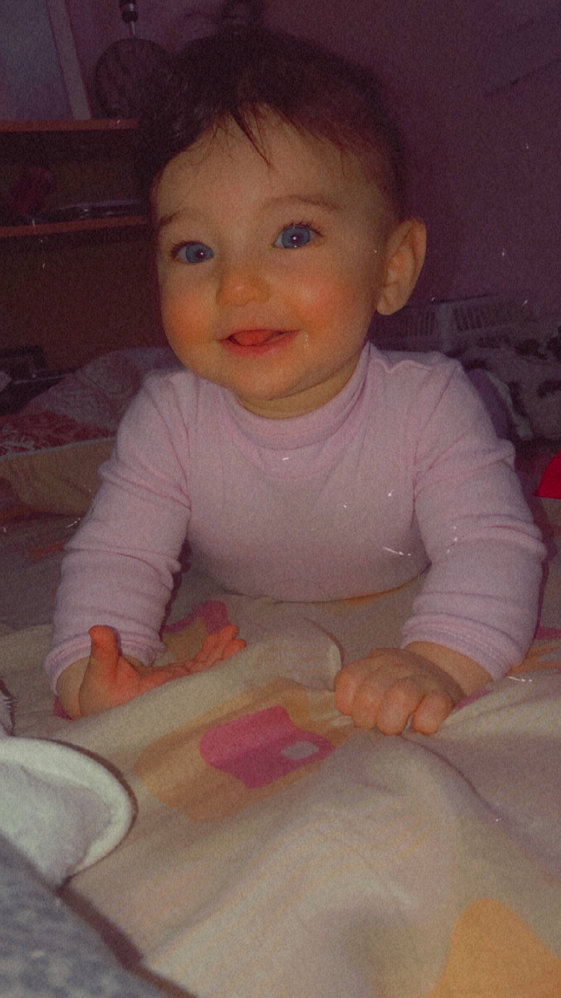 Heniya a rejoint le concours — aidez-le/la à gagner de superbes lots ! arm, baby_toddler_clothing, cheek, chin, eye, eyebrow, face, facial_expression, hairstyle, head, human_body, iris, joy, lip, mouth, nose, organ, person, product, skin