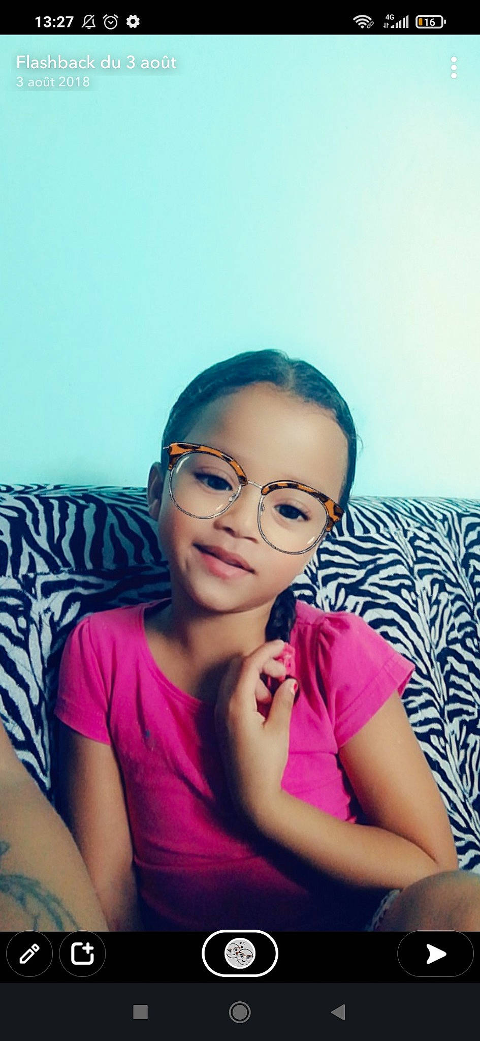 Jade participe au concours pour gagner de l'argent avec cette photo : black_hair, cool, couch, electric_blue, eyewear, face, fashion_design, flash_photography, fun, glasses, happy, lip, long_hair, magenta, neck, person, pink, purple, shoulder, smile