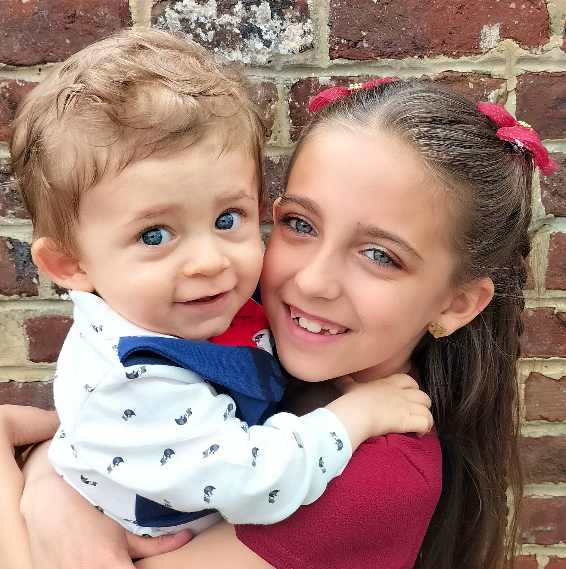 Shanone a rejoint le concours — aidez-le/la à gagner de superbes lots ! baby, baby_toddler_clothing, beauty, cheek, child, chin, eye, face, facial_expression, fun, gesture, grass, happy, iris, joy, lip, organ, people_in_nature, person, skin