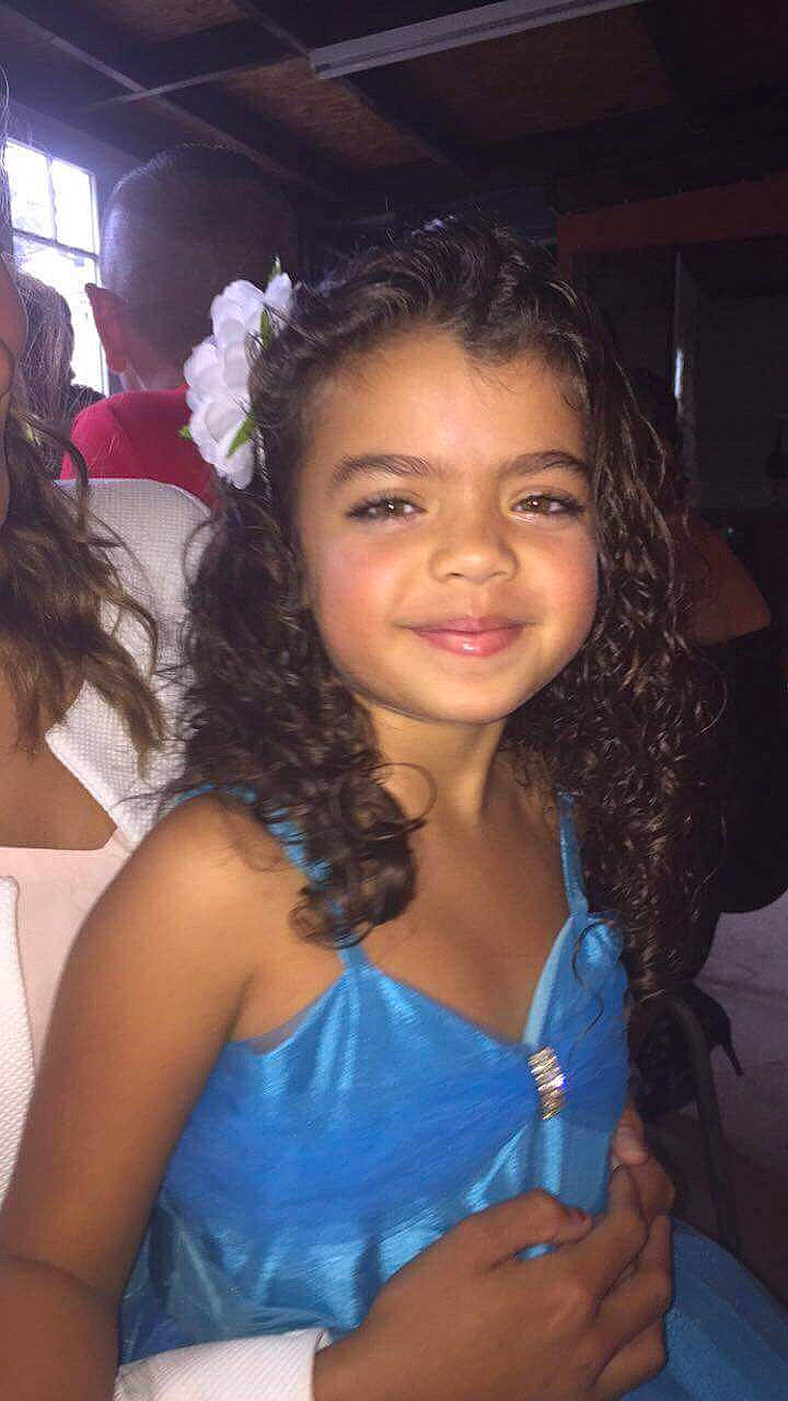 Hannah participe au concours pour gagner de l'argent avec cette photo : abdomen, beauty, black_hair, brown_hair, cheek, cool, face, fun, girl, hair, hairstyle, human_body, human_hair_color, joy, lady, long_hair, navel, person, photo_shoot, smile