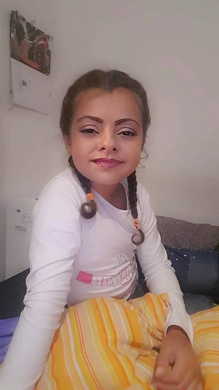 Hannah a rejoint le concours — aidez-le/la à gagner de superbes lots ! abdomen, arm, beauty, cheek, child, chin, eye, face, forehead, girl, hair, hairstyle, head, human_hair_color, joy, lady, leg, person, product, shoulder