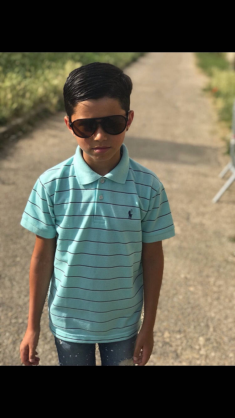 Sonny participe au concours pour gagner de l'argent avec cette photo : chest, chin, cool, dress_shirt, eyewear, flash_photography, forehead, goggles, hairstyle, happy, leisure, neck, person, shoulder, sleeve, street_fashion, sunglasses, t_shirt, tints_and_shades, vision_care