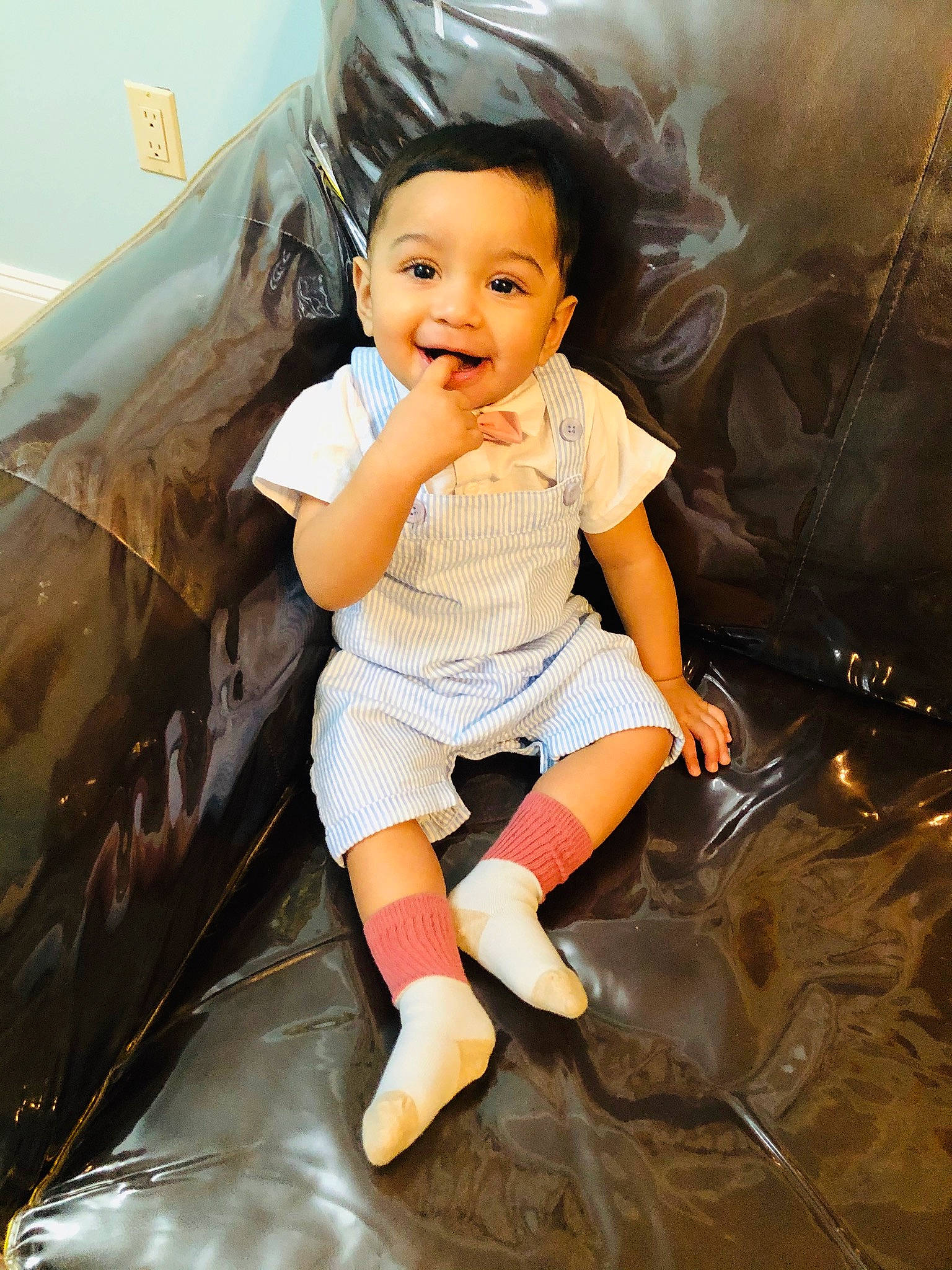 Inayat is registered to the contest to win money with this photo: baby, beauty, cheek, child, child_model, eye, fun, joy, leg, nose, person, sitting, skin, smile, toddler