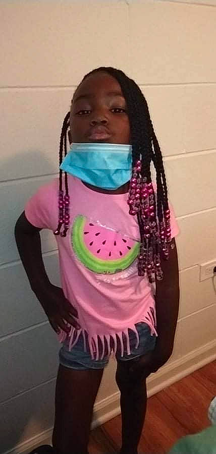 Jamyra is registered to the contest to win money with this photo: chest, eye, eyelash, fashion_accessory, hair, hood, human_body, jacket, magenta, neck, pattern, person, personal_protective_equipment, pink, purple, scarf, selfie, sleeve, t_shirt, trunk