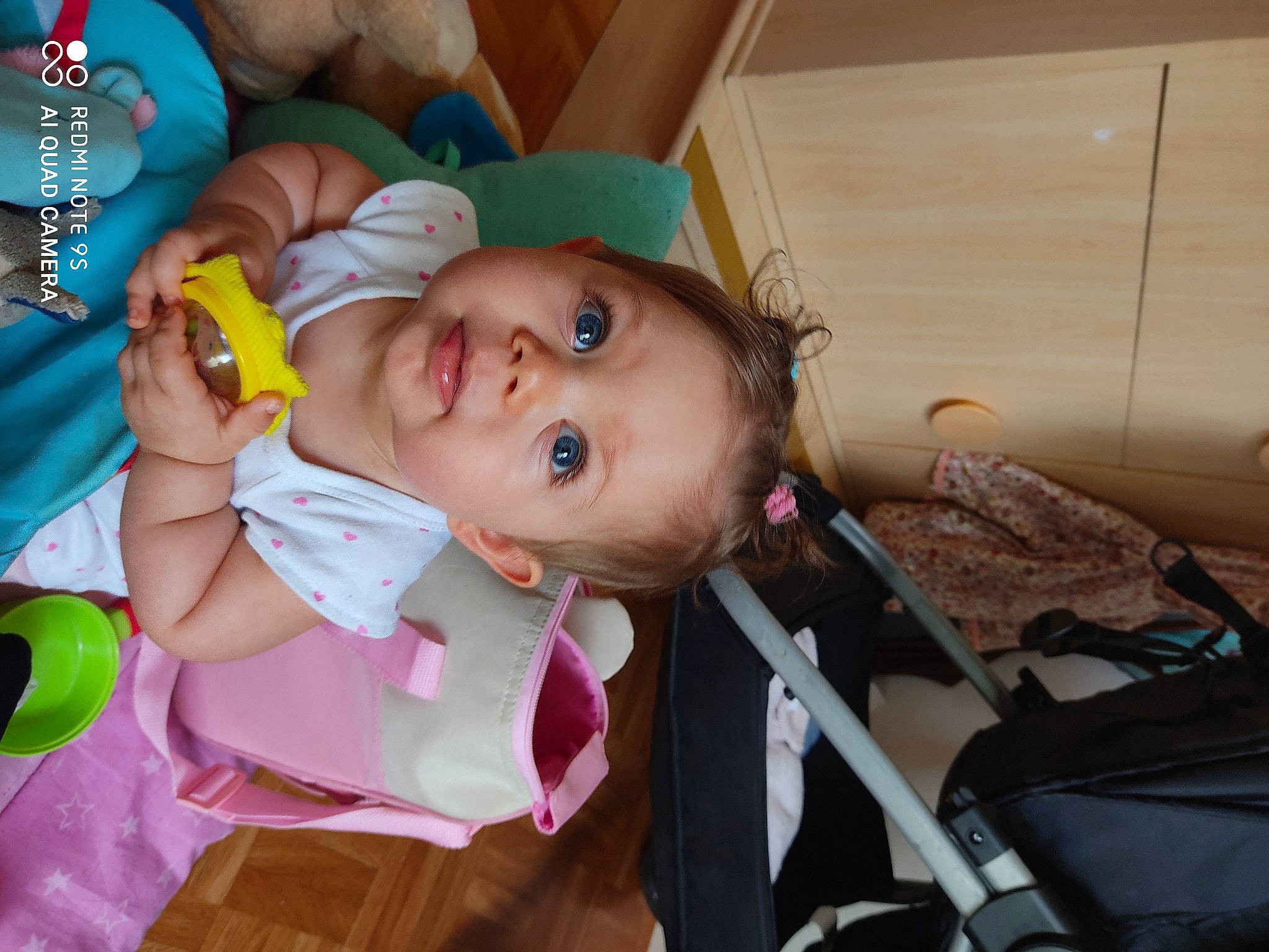 Elyna a rejoint le concours — aidez-le/la à gagner de superbes lots ! baby, cheek, child, ear, eye, fun, happy, mouth, neck, person, skin, toddler, vacation