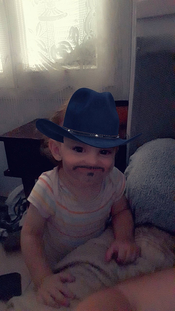 Francois participe au concours pour gagner de l'argent avec cette photo : child, fashion_accessory, fedora, hat, headgear, headwear, joy, person, sun_hat, toddler