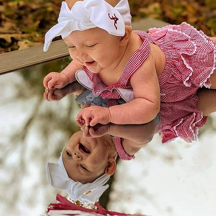 Elodie is registered to the contest to win money with this photo: baby, baby_laughing, baby_products, baby_toddler_clothing, bonnet, cheek, child, costume, costume_accessory, fictional_character, hair_accessory, headband, headwear, human, mouth, nose, person, pink, skin, stomach