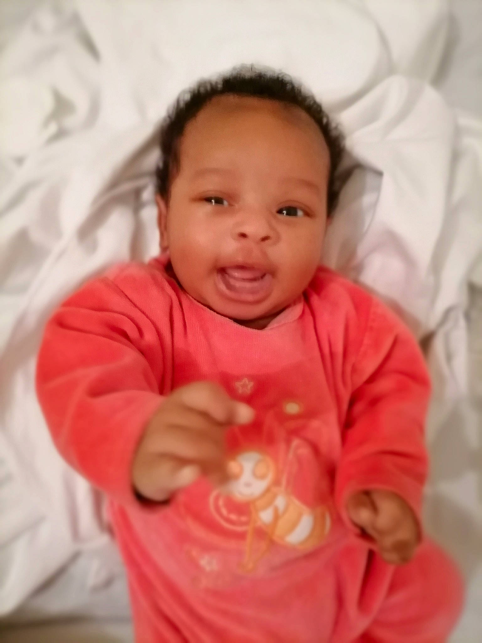 Shaïly a rejoint le concours — aidez-le/la à gagner de superbes lots ! baby, cheek, child, face, facial_expression, happy, lip, nose, person, pink, skin, smile, toddler