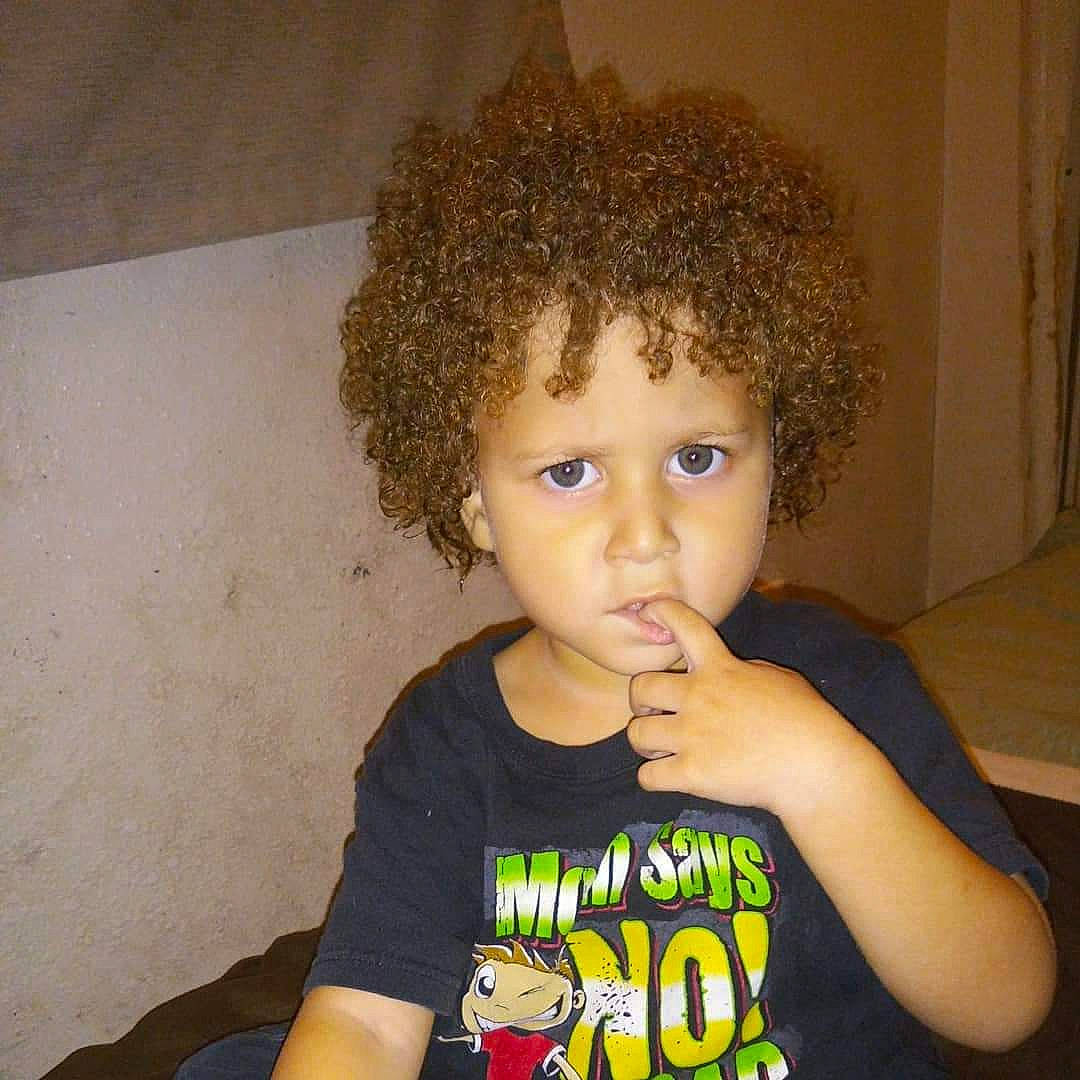 Deshawn joined the competition — help win amazing prizes! afro, cheek, chin, ear, eye, eyebrow, forehead, gesture, hairstyle, head, human_body, iris, jheri_curl, lip, neck, nose, organ, person, ringlet, sleeve