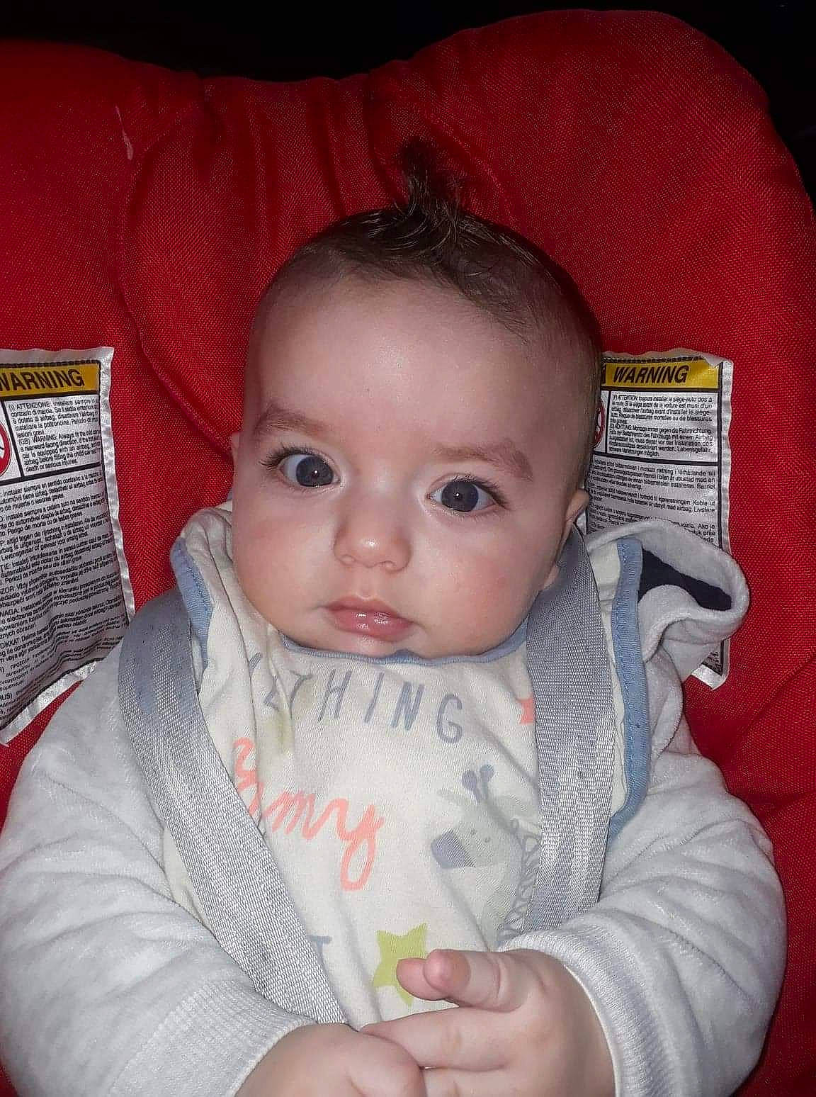 Adem a rejoint le concours — aidez-le/la à gagner de superbes lots ! baby, baby_toddler_clothing, cheek, chin, ear, eye, eyebrow, face, facial_expression, forehead, hair, hairstyle, head, human, iris, lip, mouth, nose, person, skin