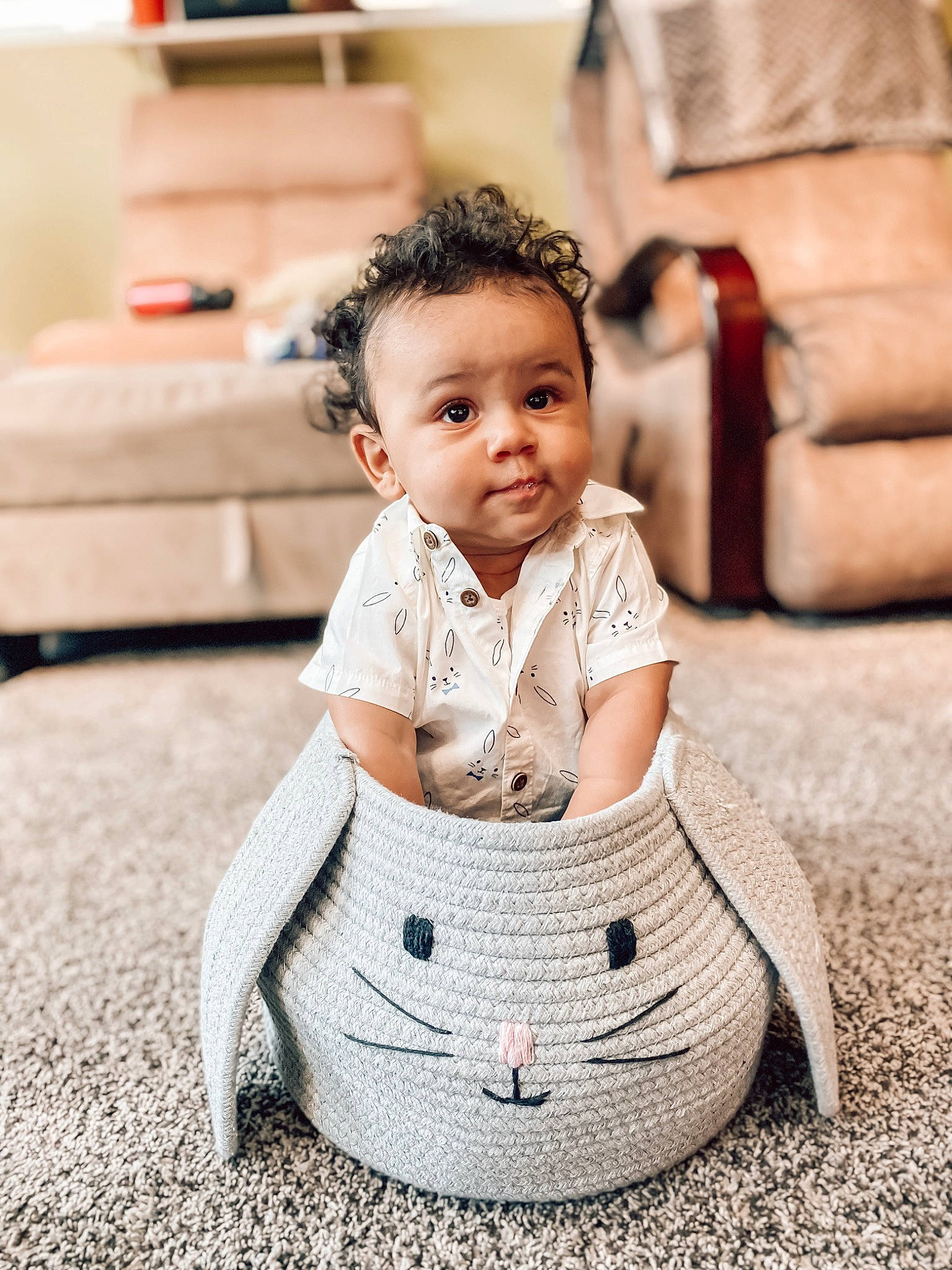 Santana is registered to the contest to win money with this photo: baby, baby_toddler_clothing, beauty, child, couch, flash_photography, floor, flooring, fun, grass, happy, monochrome_photography, neck, pattern, person, sitting, skin, sleeve, street_fashion, t_shirt