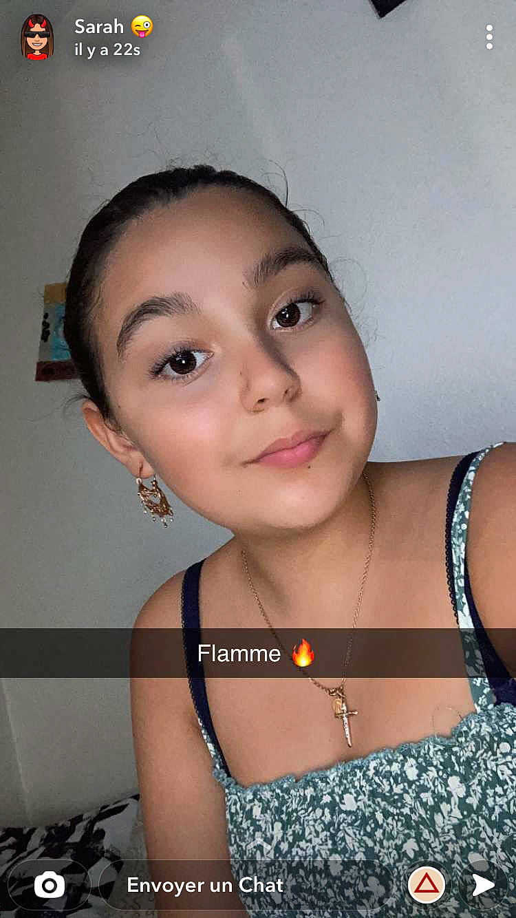 Sarah participe au concours pour gagner de l'argent avec cette photo : black_hair, cheek, chin, cool, eye, eyebrow, eyelash, face, flash_photography, forehead, hair, head, iris, jaw, joint, joy, lip, neck, nose, person