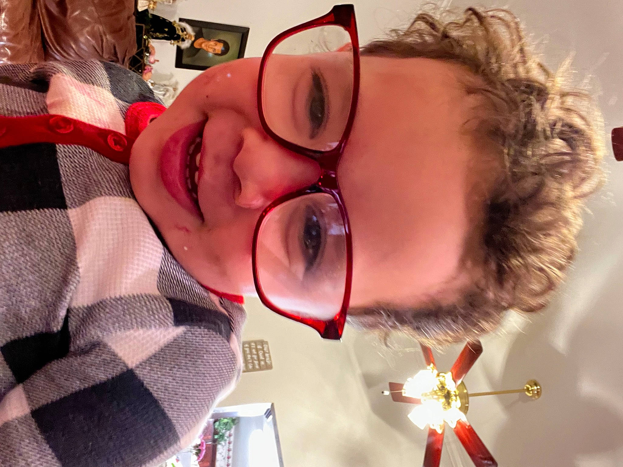 Klayton is registered to the contest to win money with this photo: audio_equipment, beard, comfort, design, ear, eyelash, eyewear, facial_hair, forehead, fun, glasses, happy, jaw, lip, mouth, neck, nose, person, personal_protective_equipment, selfie