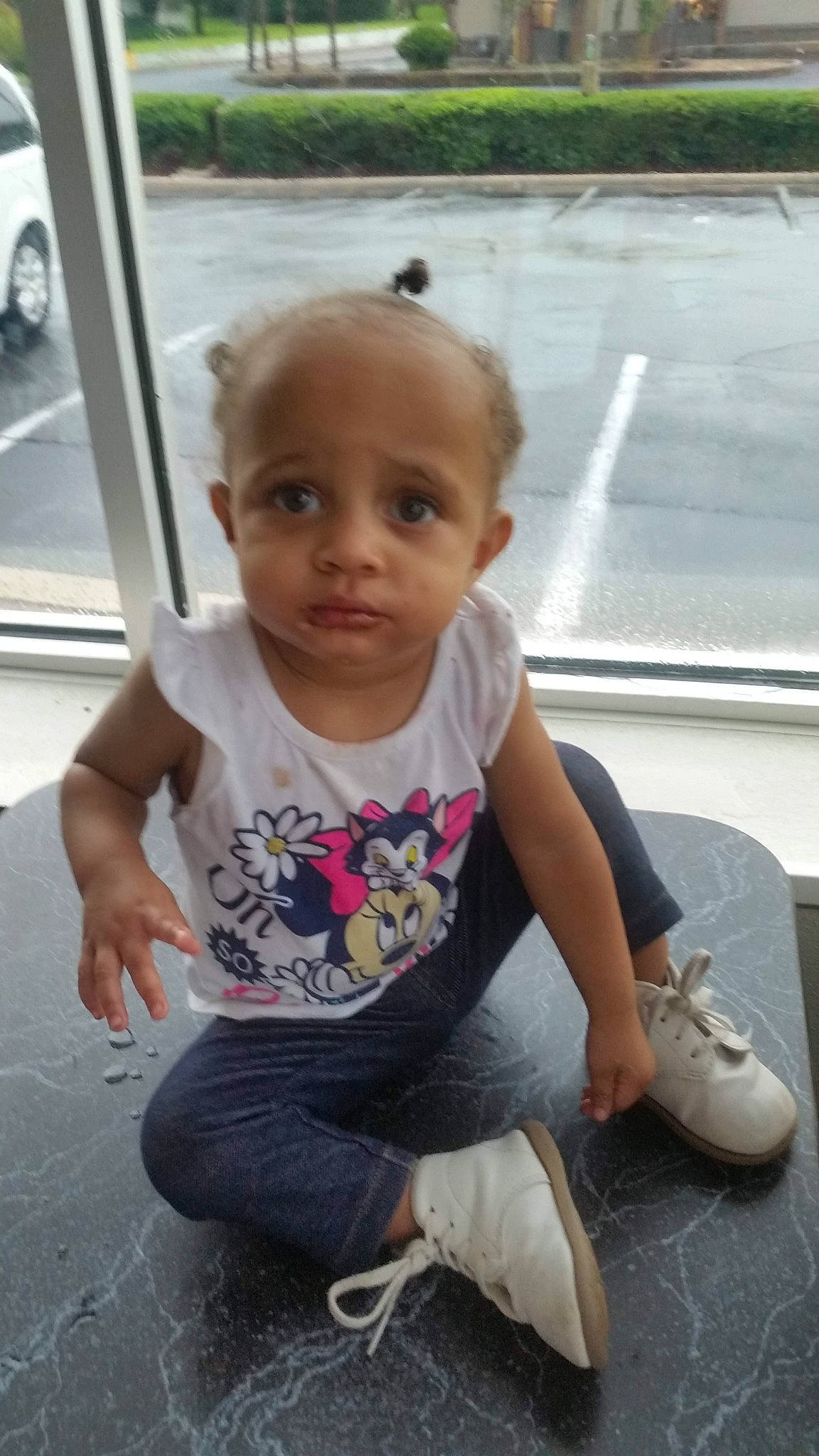 Everly is registered to the contest to win money with this photo: child, person, sitting, smile, toddler