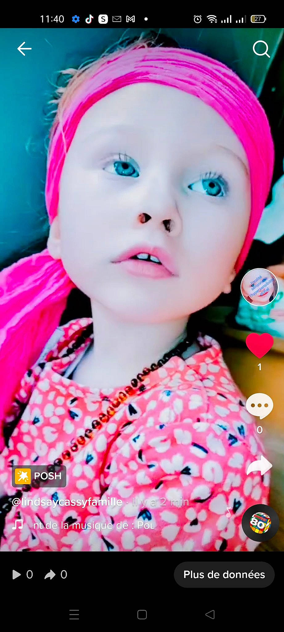 Cassy participe au concours pour gagner de l'argent avec cette photo : beauty, blue, electric_blue, event, eye, eyebrow, eyelash, face, fashion, fun, happy, iris, jewellery, lip, magenta, person, pink, red, skin, street_fashion