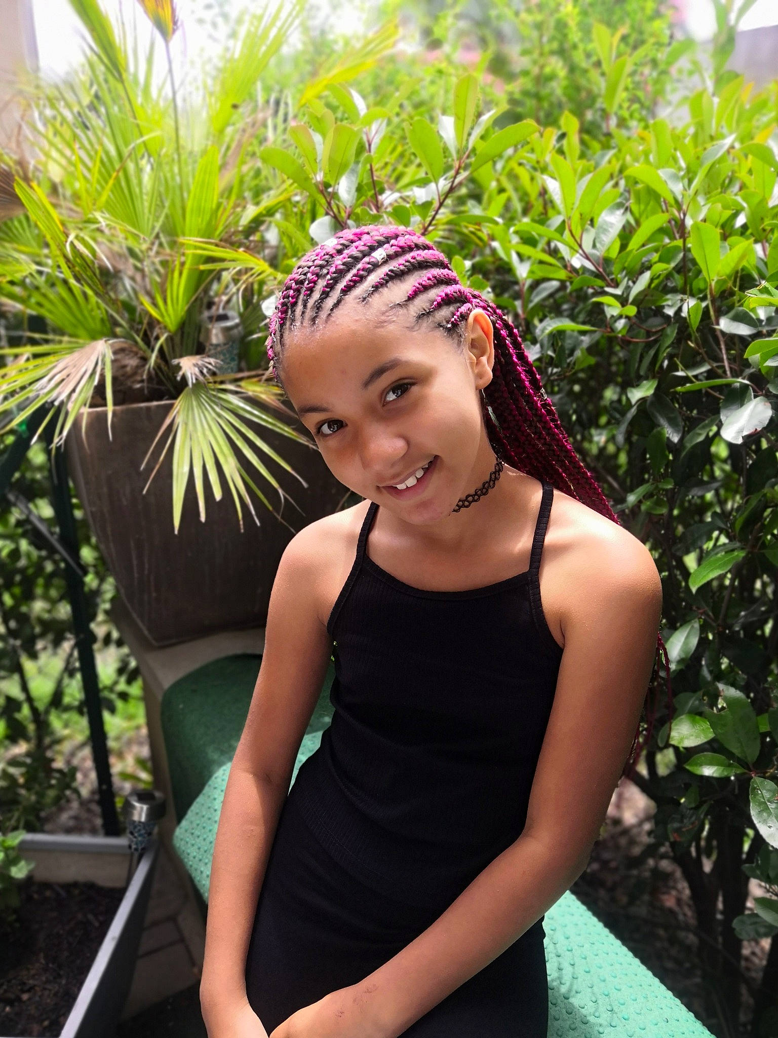 Kelyssa participe au concours pour gagner de l'argent avec cette photo : arecales, black_hair, botany, day_dress, eyewear, flash_photography, fun, garden, grass, happy, headpiece, headwear, jewellery, joy, leaf, leisure, nature, people_in_nature, person, plant