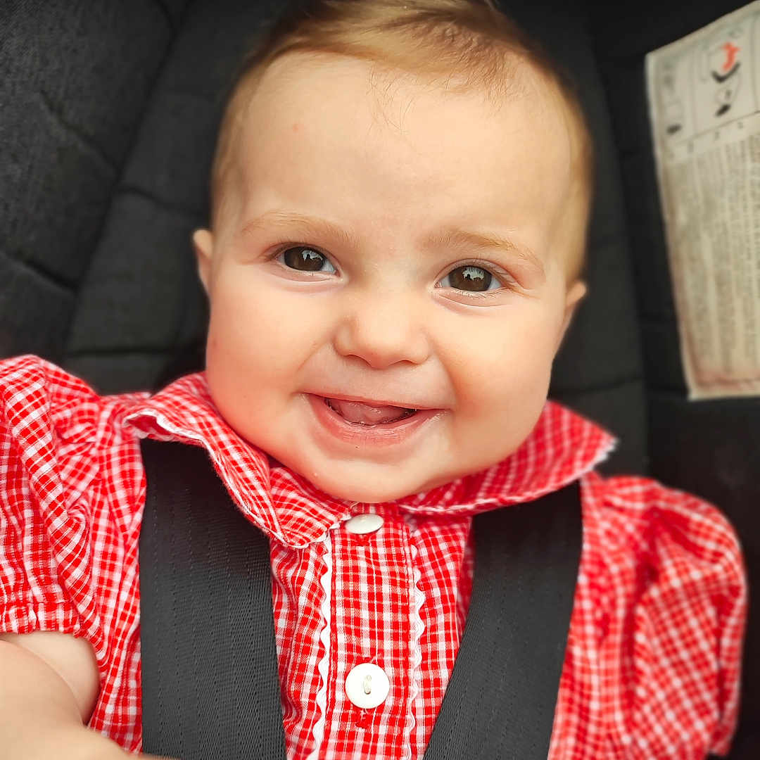 Victoire participe au concours pour gagner de l'argent avec cette photo : accessories, baby, belt, bodypart, clothing, face, formalwear, happy, head, laughing, mouth, pants, person, photography, portrait, shirt, smile, teeth, tie, vest