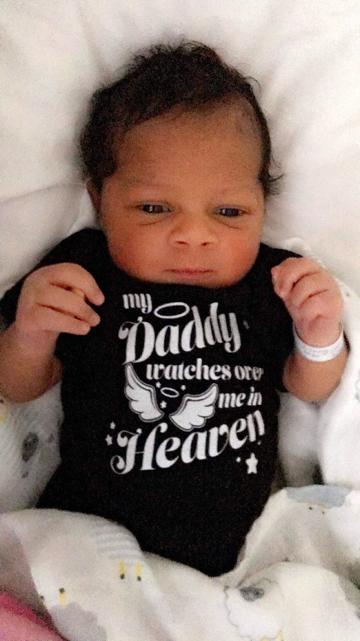 Kyser is registered to the contest to win money with this photo: baby, baby_toddler_clothing, cheek, child, finger, person, toddler