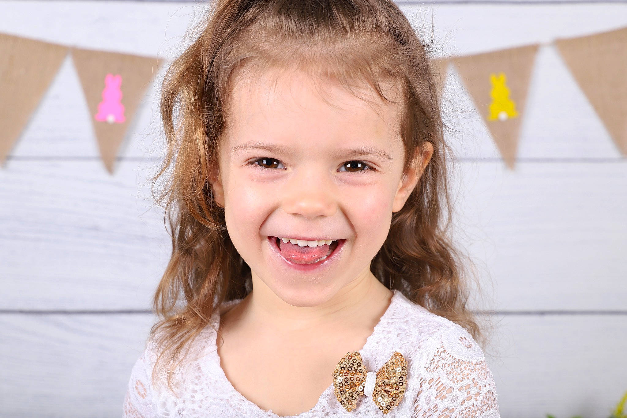 Lyloo a rejoint le concours — aidez-le/la à gagner de superbes lots ! blond, brown_hair, cheek, child, ear, eyelash, fun, hair, happy, iris, joy, lip, neck, person, pink, plant, skin, smile, summer, toddler