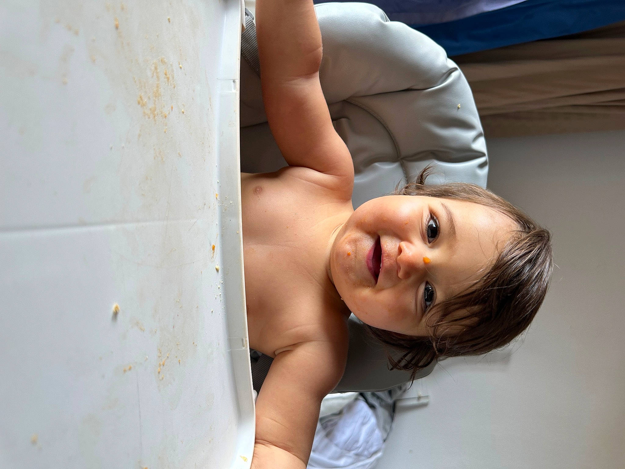 Chiara a rejoint le concours — aidez-le/la à gagner de superbes lots ! abdomen, chest, comfort, elbow, eye, eyelash, face, flash_photography, happy, head, human_body, human_leg, joint, lip, person, shoulder, skin, smile, thigh, trunk