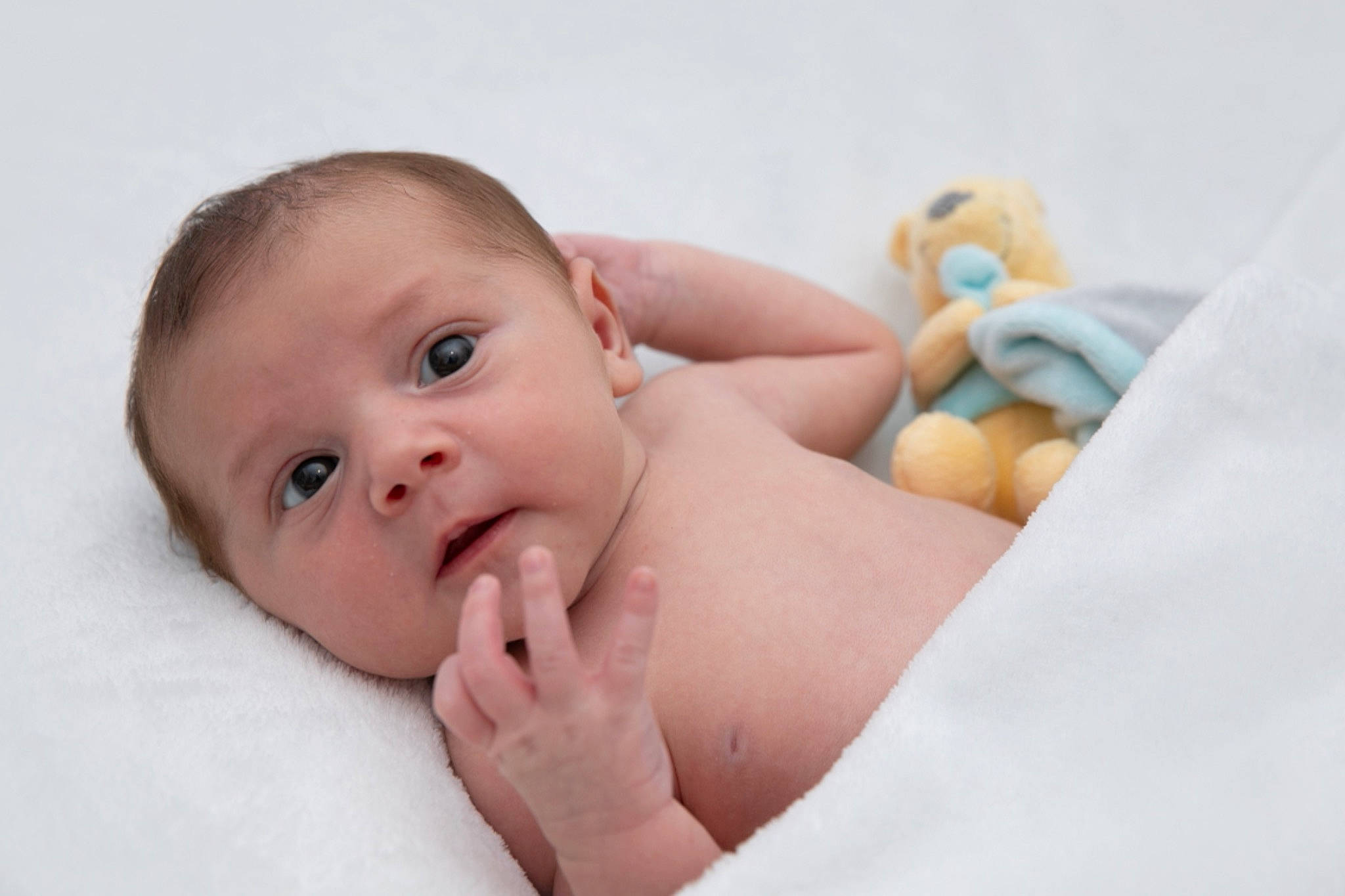 Giulian participe au concours pour gagner de l'argent avec cette photo : baby, baby_products, baby_sleeping, baby_toddler_clothing, cheek, child, comfort, eyelash, face, gesture, happy, iris, linens, nail, nose, person, portrait_photography, skin, stomach, thumb