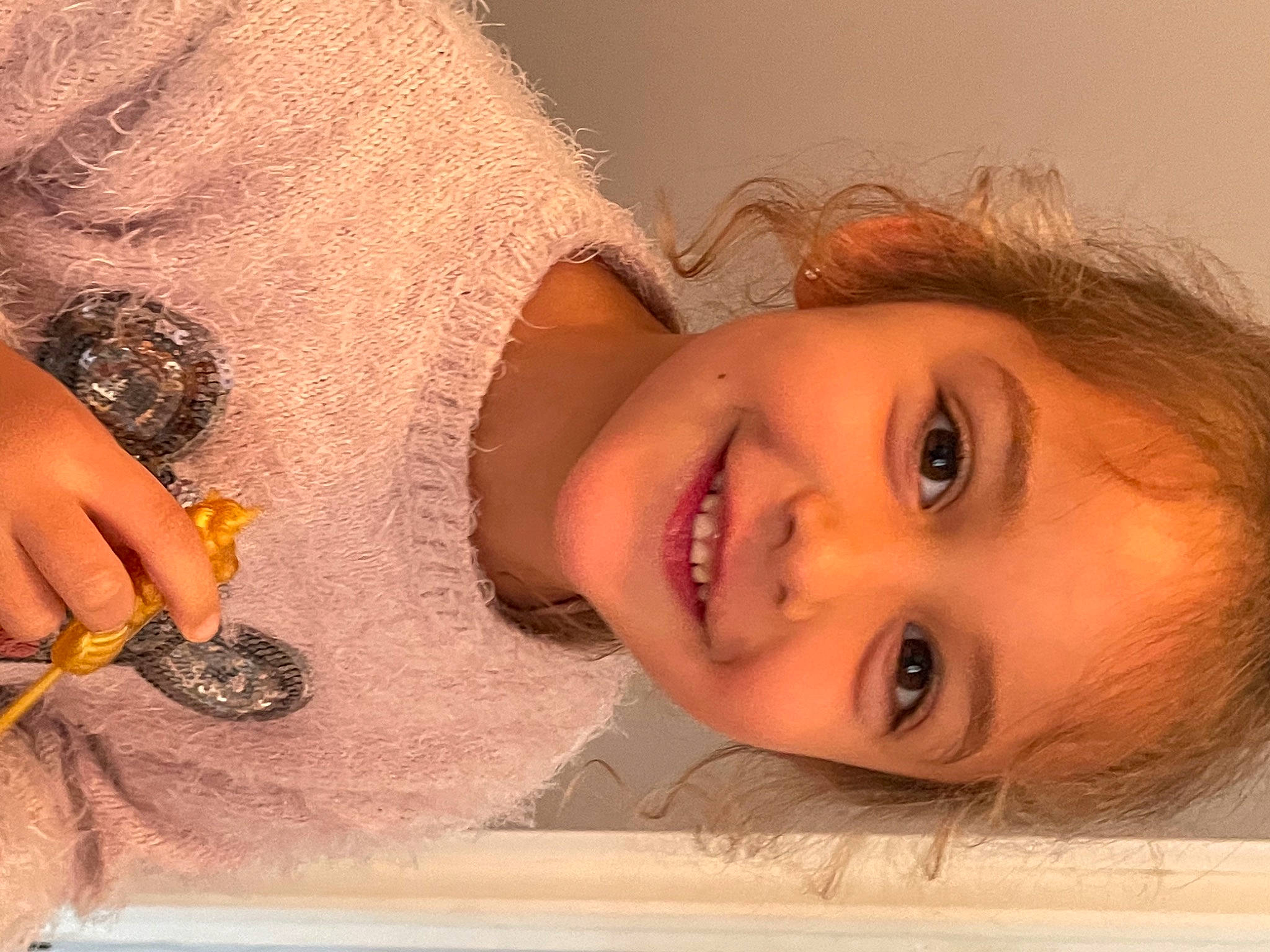 Louna a rejoint le concours — aidez-le/la à gagner de superbes lots ! black_hair, cheek, dress, ear, eye, eyebrow, eyelash, happy, head, iris, jaw, joy, lip, long_hair, mouth, neck, nose, person, plant, skin