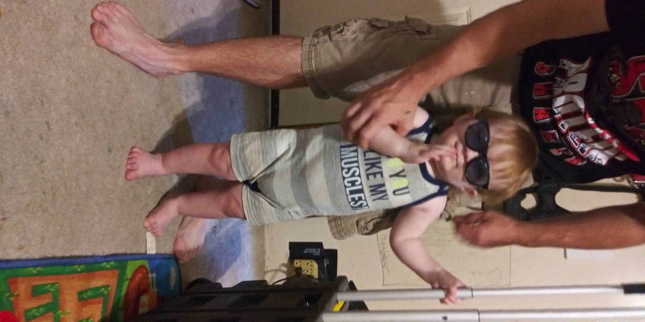 Mateo is registered to the contest to win money with this photo: arm, art, finger, hand, leg, person, thigh