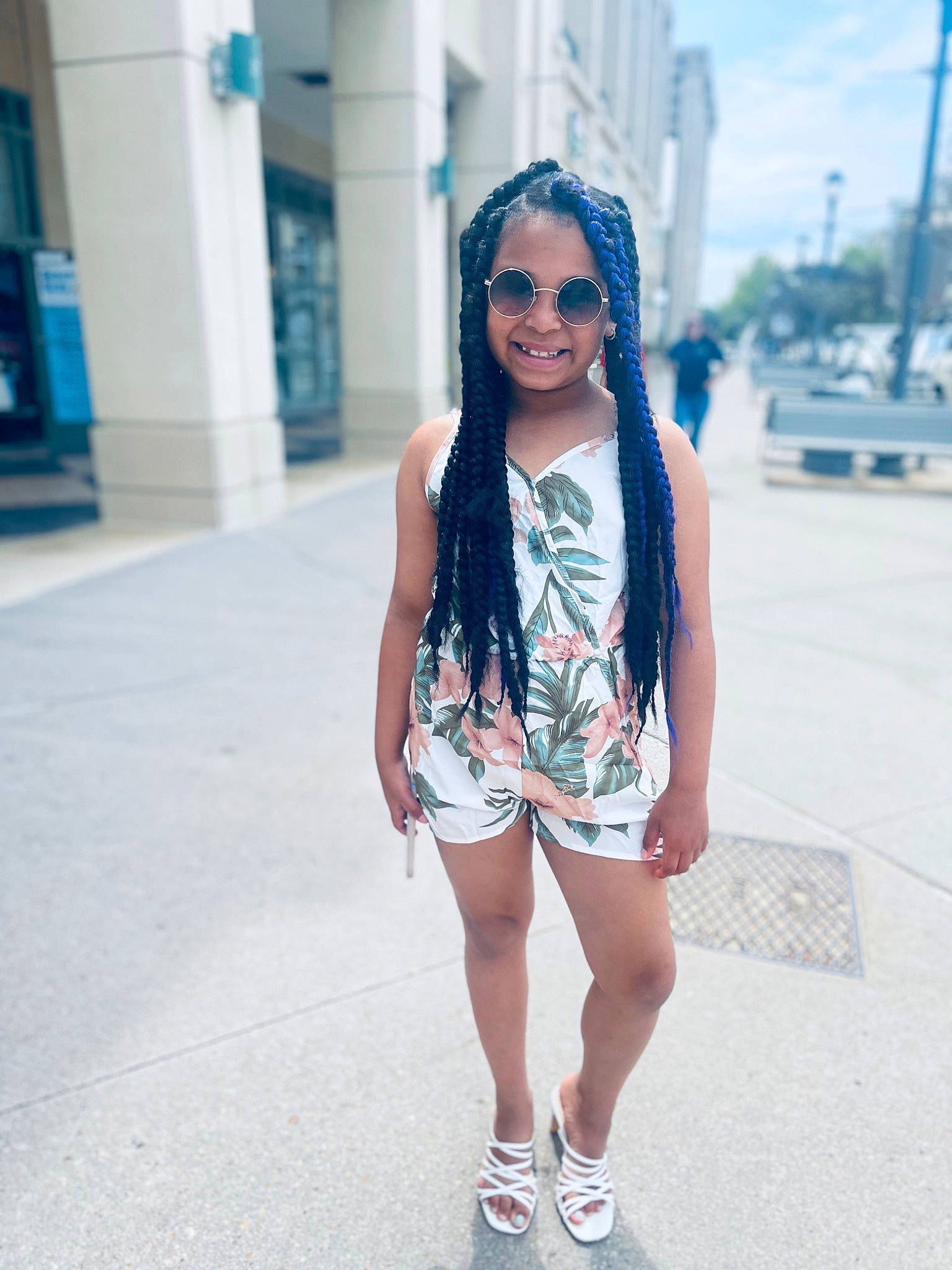 Aubrielle is registered to the contest to win money with this photo: electric_blue, eyewear, fashion_design, glasses, human_leg, jewellery, joy, knee, long_hair, magenta, neck, person, road, sleeve, smile, sportswear, style, sunglasses, t_shirt, thigh