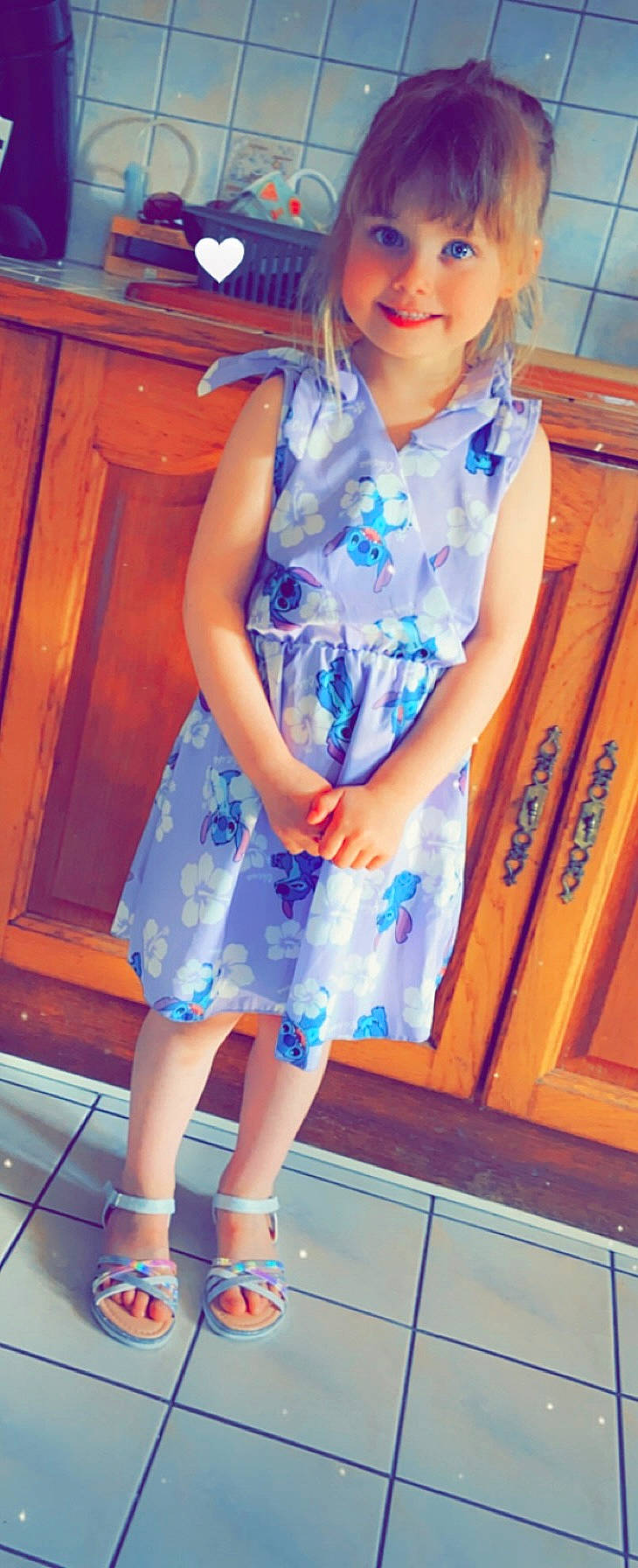 Orlane a rejoint le concours — aidez-le/la à gagner de superbes lots ! blue, day_dress, dress, electric_blue, fashion, fashion_design, fashion_model, formal_wear, human_leg, joy, knee, leg, one_piece_garment, orange, pattern, person, sleeve, smile, sunglasses, thigh