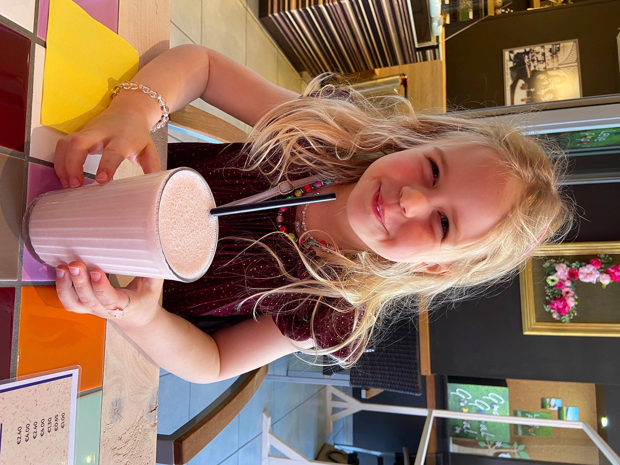 Elynn participe au concours pour gagner de l'argent avec cette photo : blond, child, cooking, eyelash, food, fun, hair_coloring, happy, human_leg, joy, magenta, nail, peach, person, picture_frame, room, smile, t_shirt, tableware, thigh