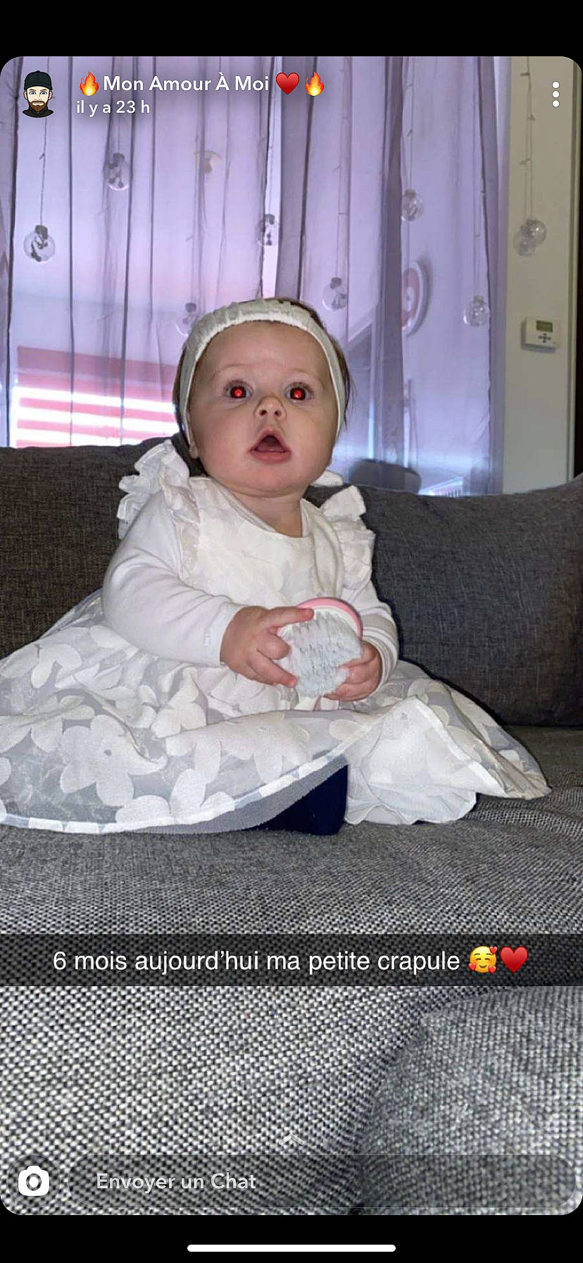 Iona participe au concours pour gagner de l'argent avec cette photo : baby, child, person, product, sitting, surprise, toddler