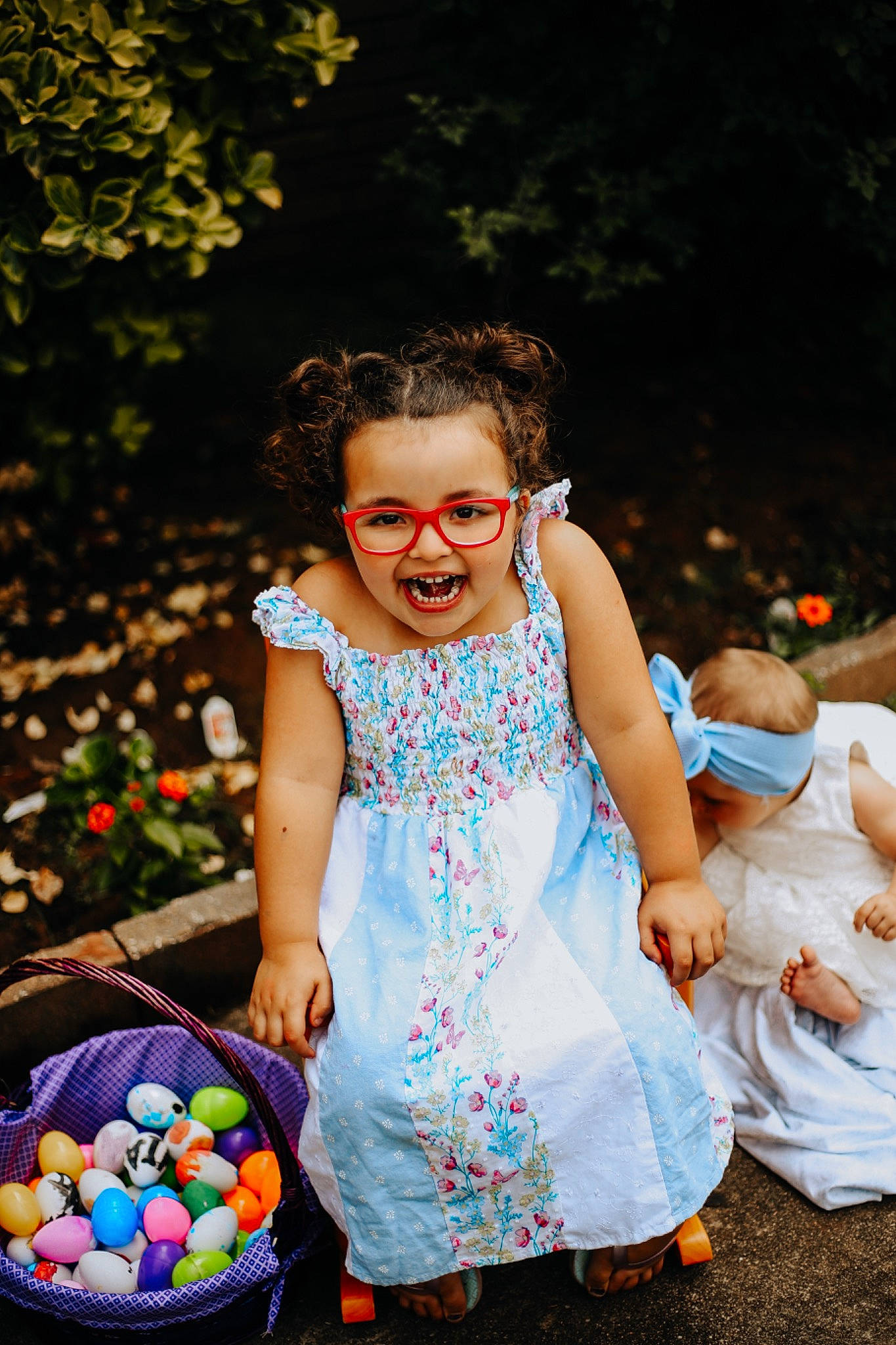 Sophia is registered to the contest to win money with this photo: balloon, child, easter, family, happy, party, party_supply, people, person, photography, play, recreation, smile, toddler, yellow