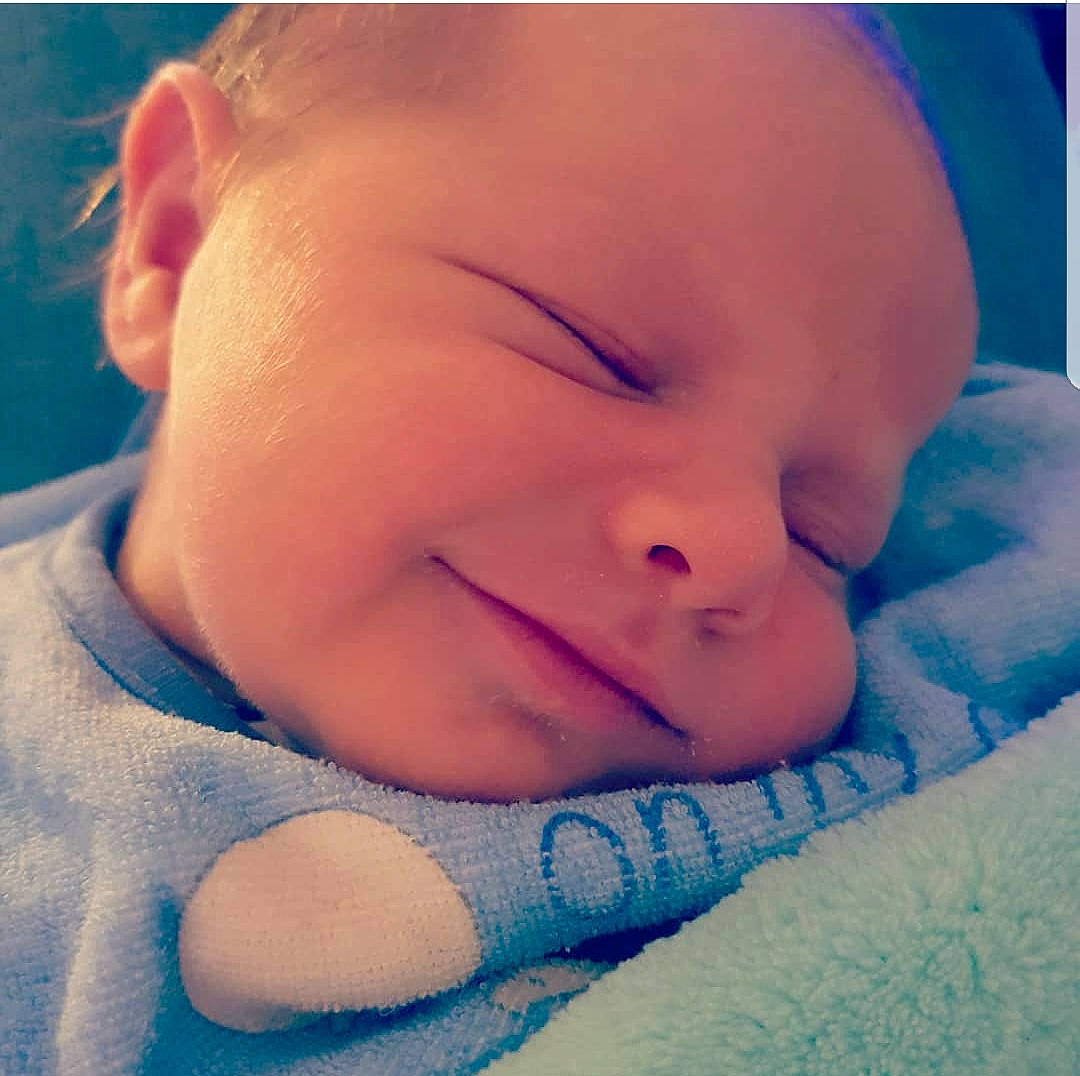 Nathan participe au concours pour gagner de l'argent avec cette photo : baby, beauty, bedtime, blue, cheek, child, chin, close_up, ear, eye, eyebrow, face, forehead, head, lip, mouth, nose, person, skin, sky