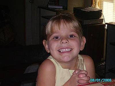 Summer is registered to the contest to win money with this photo: bangs, cheek, ear, eyebrow, eyelash, finger, fun, gesture, hand, happy, head, iris, jaw, joy, mouth, nail, nose, person, smile, thumb