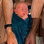 Romy a rejoint le concours — aidez-le/la à gagner de superbes lots ! newborn, baby, swaddled, towel, hands, arms, water, bath, sleeping, infant, skin, human, wrapping, relaxation, closeup, person, wet, resting, cute, peaceful