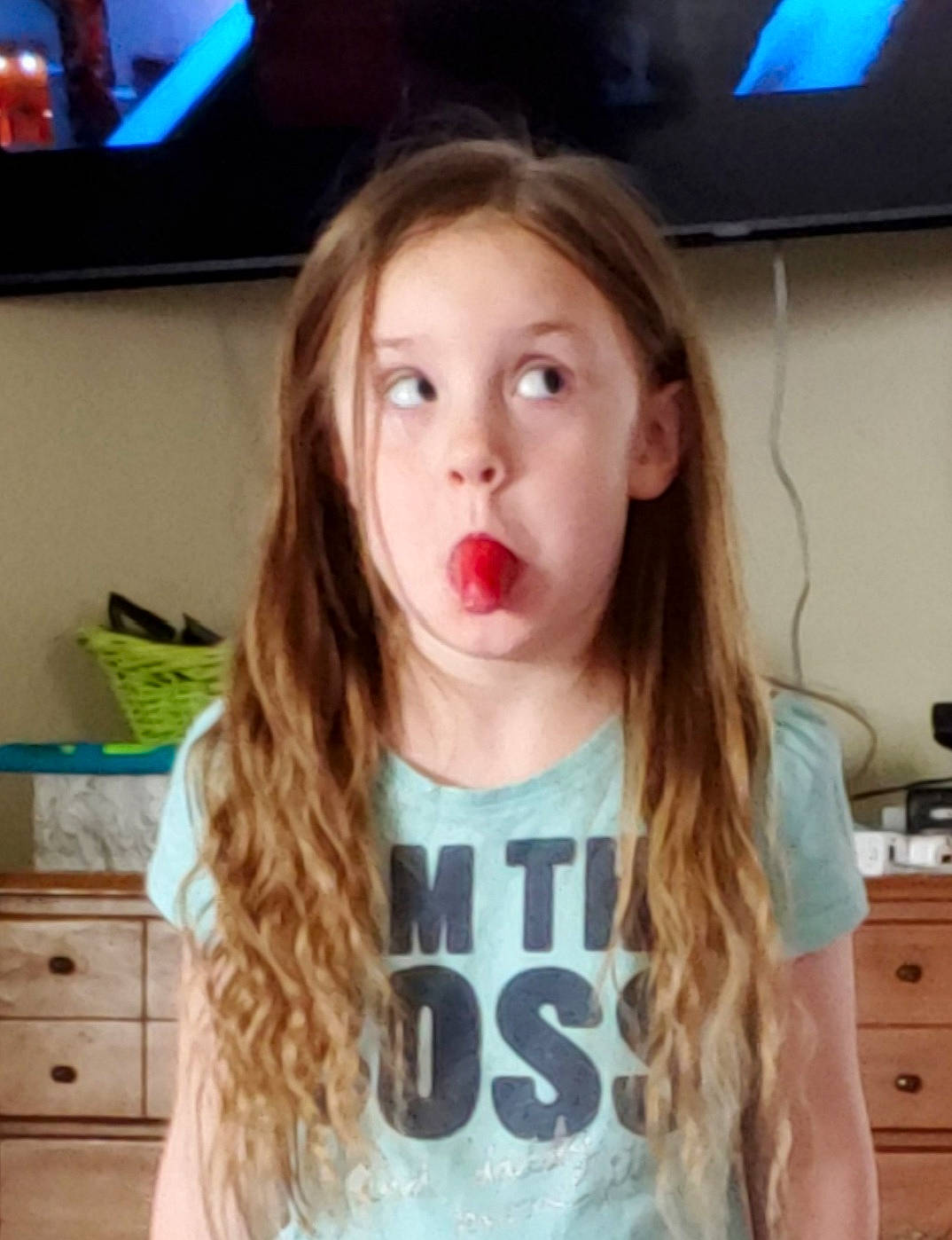 Kadince is registered to the contest to win money with this photo: blond, brown_hair, cheek, child, eyebrow, face, hair, hair_coloring, hairstyle, jaw, lip, long_hair, mouth, neck, nose, person, photography, selfie, sleeve, surprise